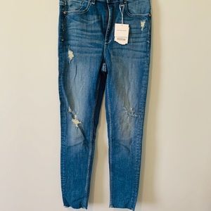 NWT Zara High rise jeans 004